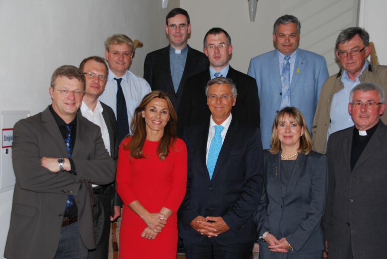 Gruppenbild Beiratsitzung Kath Familienstiftung fur Soldaten_04.06.2014
