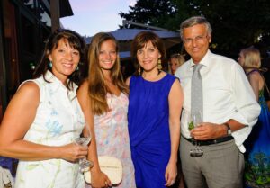 Birgit Schrowange, Wolfgang Bosbach mit Frau Sabine und Tochter Victoria / Bild Sommerfest 2013 Bild Koeln trifft Freunde im Hotel im Wasserturm Koeln  am  19.7.2013